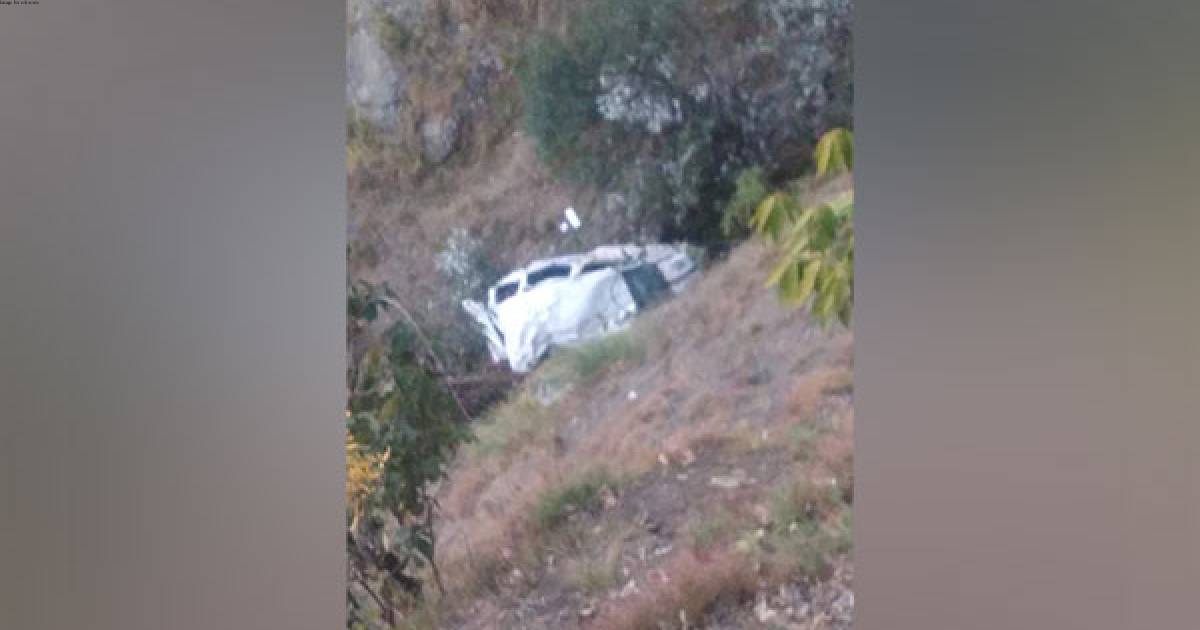 2 killed, 13 injured as vehicle falls into gorge in J-K's Reasi district